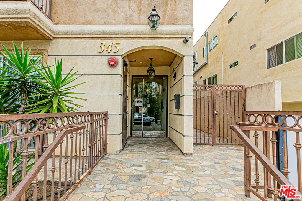 345 S Harvard Boulevard 102, Los Angeles, California 90020 home-pic-1